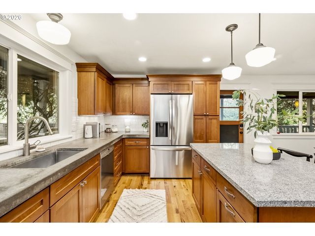 2620 Sw TEXAS St, Portland, OR 97219