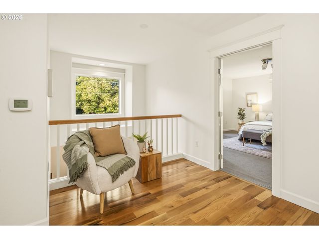 2620 Sw TEXAS St, Portland, OR 97219