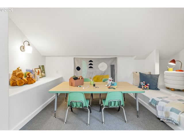 2620 Sw TEXAS St, Portland, OR 97219