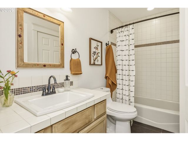 2620 Sw TEXAS St, Portland, OR 97219
