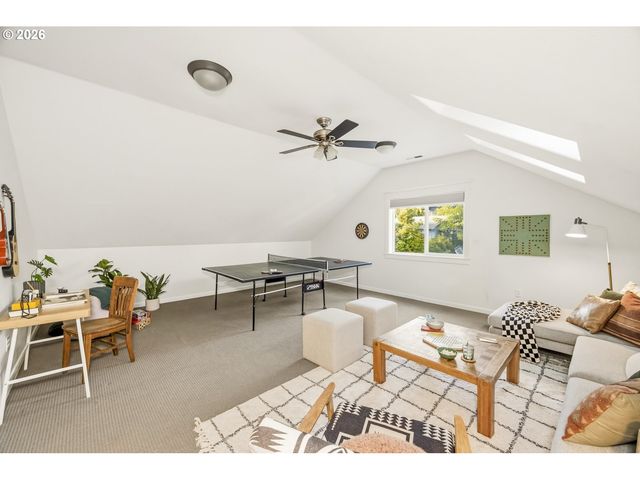 2620 Sw TEXAS St, Portland, OR 97219