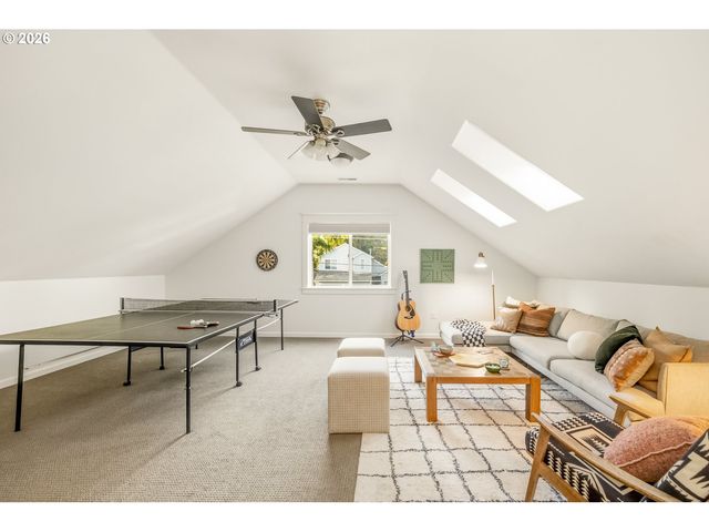 2620 Sw TEXAS St, Portland, OR 97219