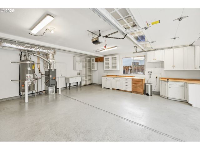 2620 Sw TEXAS St, Portland, OR 97219