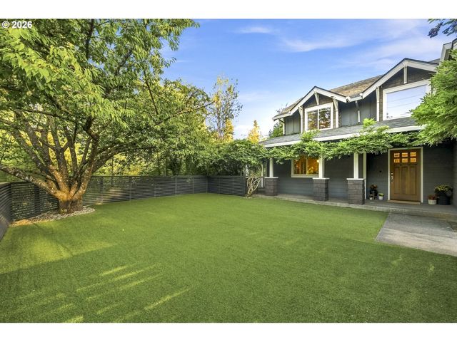 2620 Sw TEXAS St, Portland, OR 97219