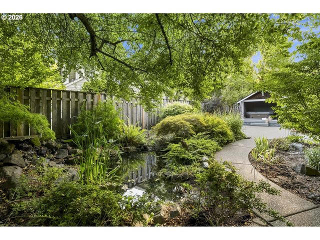 2620 Sw TEXAS St, Portland, OR 97219