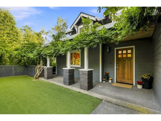2620 Sw TEXAS St, Portland, OR 97219
