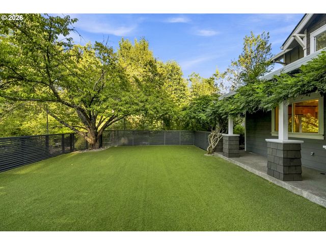 2620 Sw TEXAS St, Portland, OR 97219
