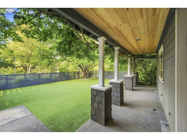 2620 Sw TEXAS St, Portland, OR 97219