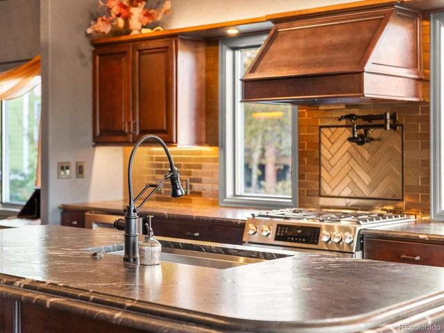 370 Golden Eagle Dr, Broomfield, CO 80020