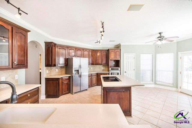 208 Twelve Oaks Drive, Warner Robins, GA 31088