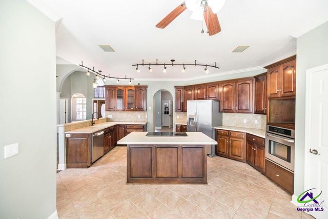 208 Twelve Oaks Drive, Warner Robins, GA 31088