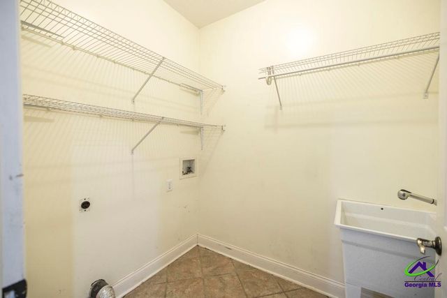 208 Twelve Oaks Drive, Warner Robins, GA 31088