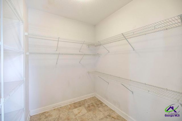 208 Twelve Oaks Drive, Warner Robins, GA 31088