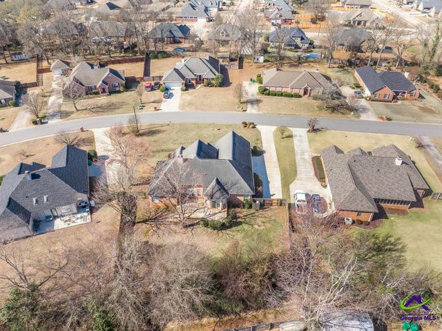 208 Twelve Oaks Drive, Warner Robins, GA 31088