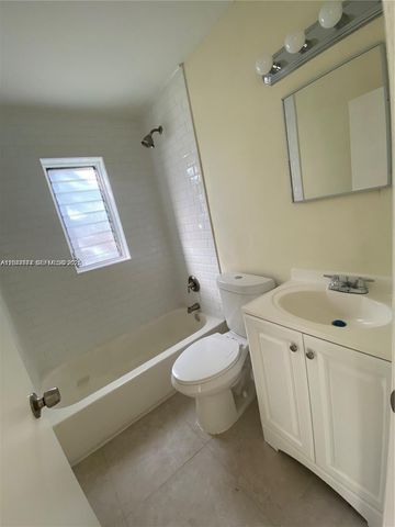 170 NW 49th St, Miami, FL 33127