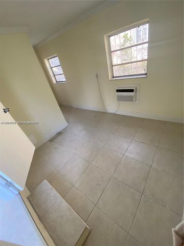 170 NW 49th St, Miami, FL 33127