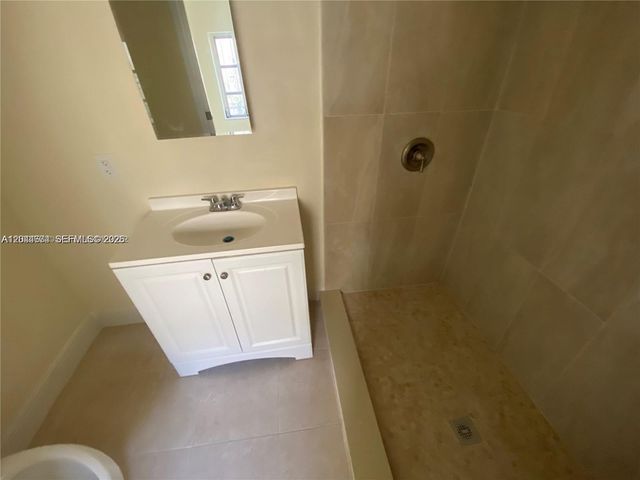 170 NW 49th St, Miami, FL 33127