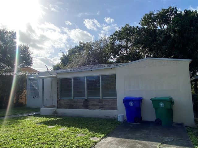 170 NW 49th St, Miami, FL 33127