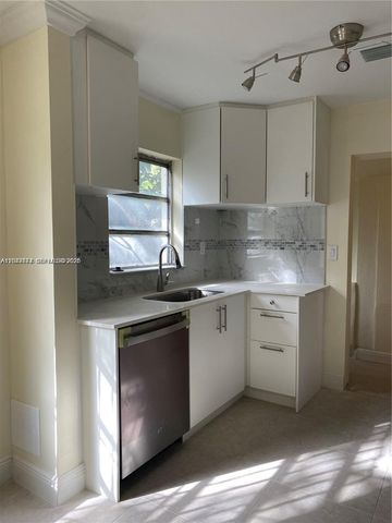 170 NW 49th St, Miami, FL 33127