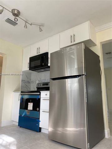 170 NW 49th St, Miami, FL 33127