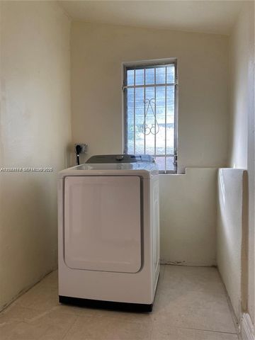170 NW 49th St, Miami, FL 33127