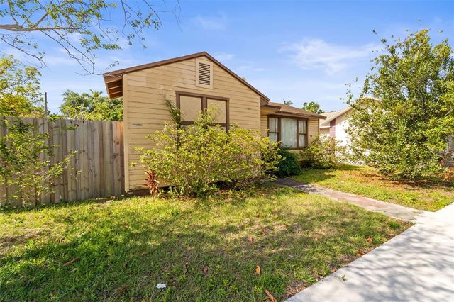 3000 5TH AVENUE N, St Petersburg, FL 33713