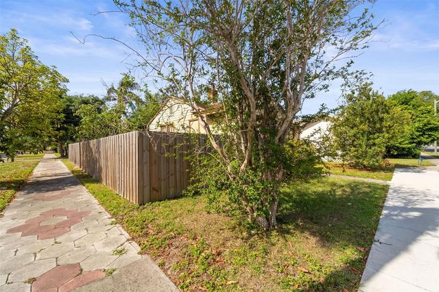 3000 5TH AVENUE N, St Petersburg, FL 33713