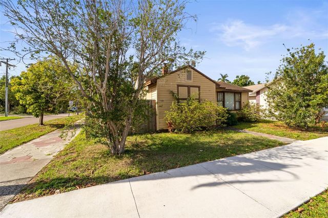 3000 5TH AVENUE N, St Petersburg, FL 33713