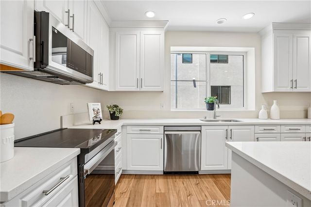 5876 Linden Ave Avenue 6, Long Beach, CA 90805