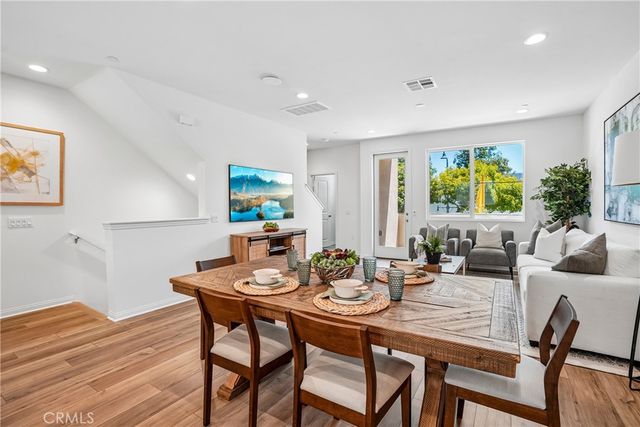 5876 Linden Ave Avenue 6, Long Beach, CA 90805