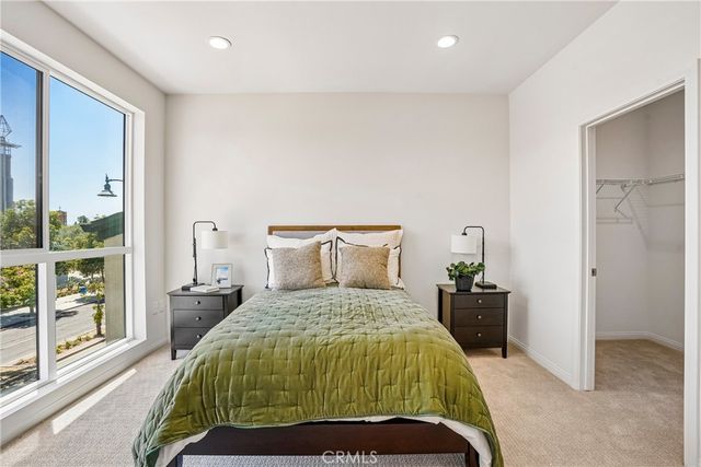 5876 Linden Ave Avenue 6, Long Beach, CA 90805