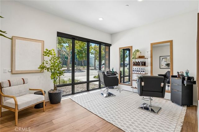 5876 Linden Ave Avenue 6, Long Beach, CA 90805