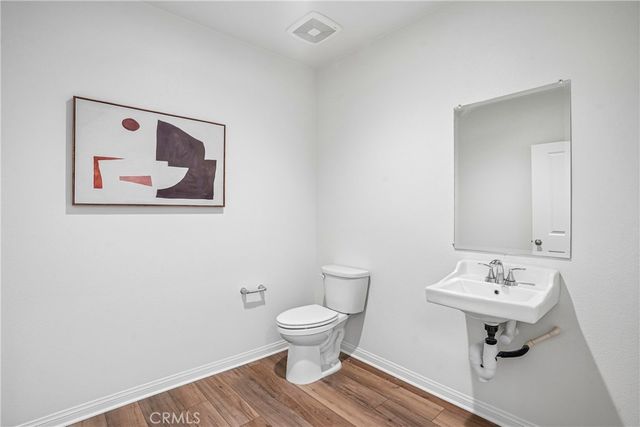 5876 Linden Ave Avenue 6, Long Beach, CA 90805
