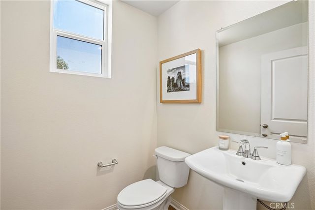 5876 Linden Ave Avenue 6, Long Beach, CA 90805
