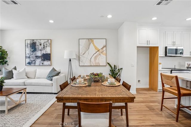 5876 Linden Ave Avenue 6, Long Beach, CA 90805