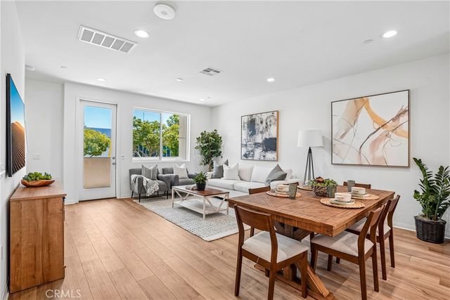 5876 Linden Ave Avenue 6, Long Beach, CA 90805