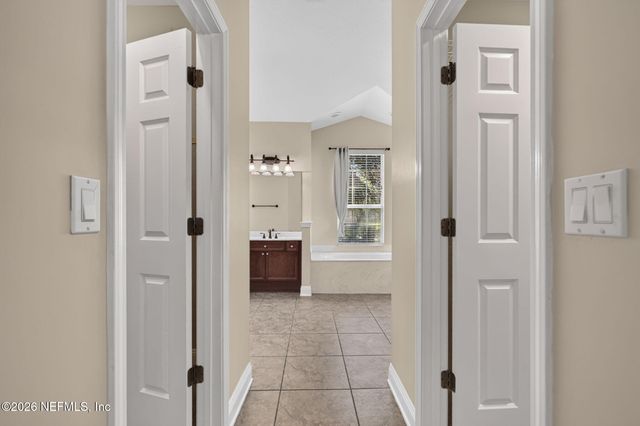 1024 MORNING STROLL Lane, Jacksonville, FL 32221