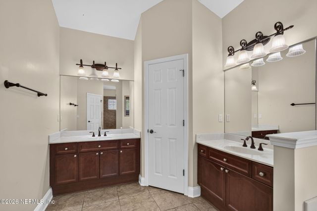 1024 MORNING STROLL Lane, Jacksonville, FL 32221