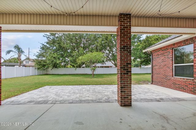 1024 MORNING STROLL Lane, Jacksonville, FL 32221