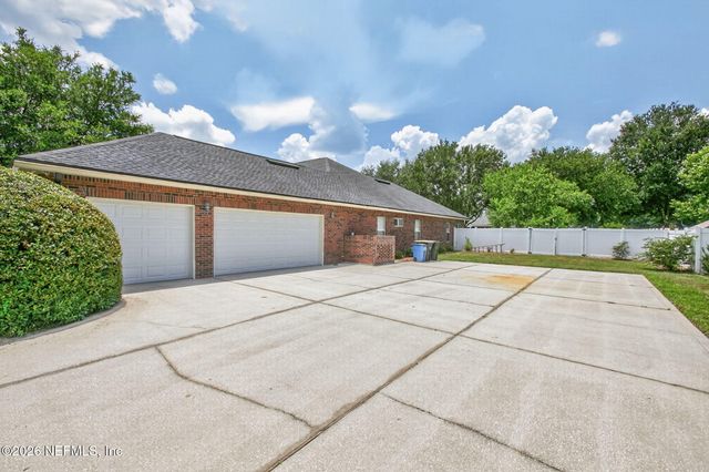 1024 MORNING STROLL Lane, Jacksonville, FL 32221