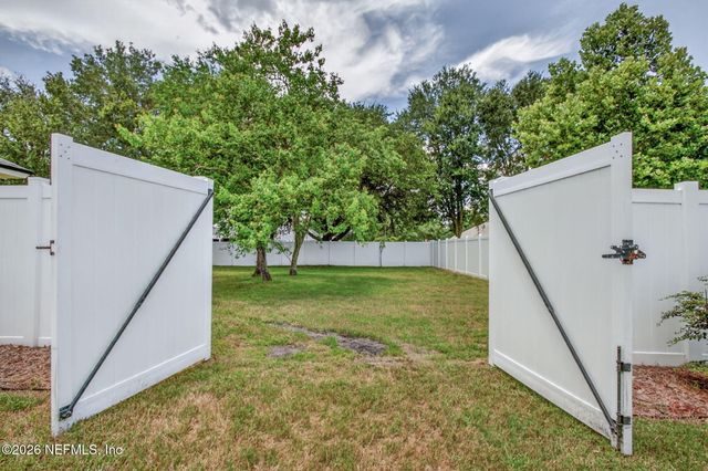 1024 MORNING STROLL Lane, Jacksonville, FL 32221
