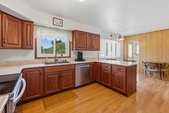 872 S Park AVENUE, Fond Du Lac, WI 54935