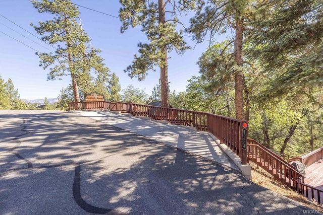 1234 Bruin Trail, Fawnskin, CA 92333