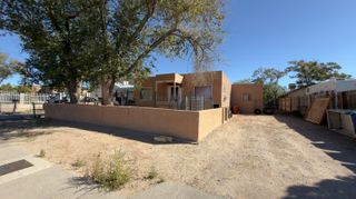 218 Alcazar Street NE, Albuquerque, NM 87108