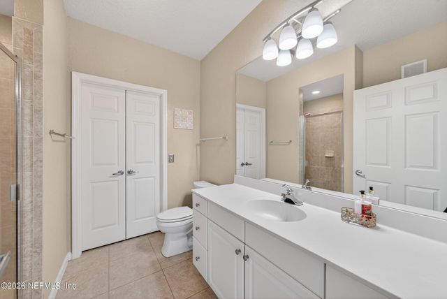8539 GATE Parkway W 9439, Jacksonville, FL 32216