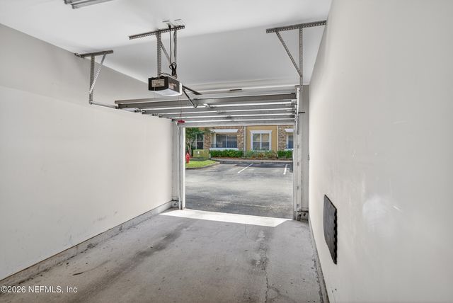 8539 GATE Parkway W 9439, Jacksonville, FL 32216