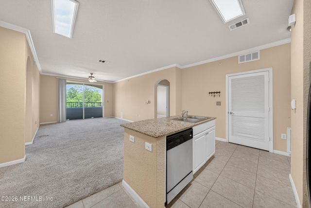 8539 GATE Parkway W 9439, Jacksonville, FL 32216