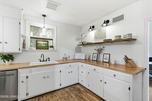 544 Third Avenue, Ridgeland, SC 29936