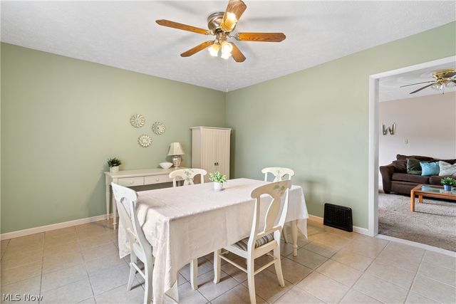 206 Bachtel Street SE, North Canton, OH 44720