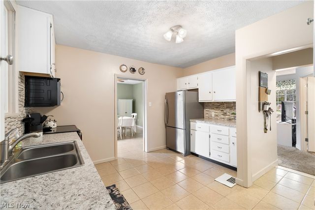 206 Bachtel Street SE, North Canton, OH 44720